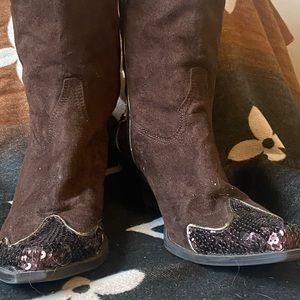 Brown low heel sequins cowboy boot size 7